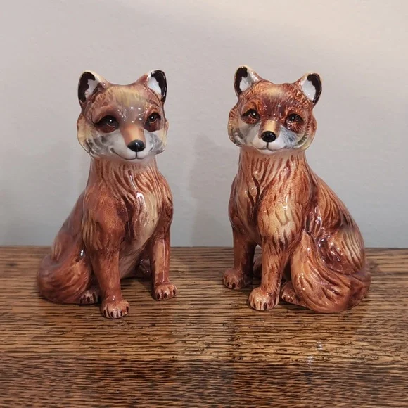Charming Fox Salt and Pepper Shakers - Picture 1 of 7